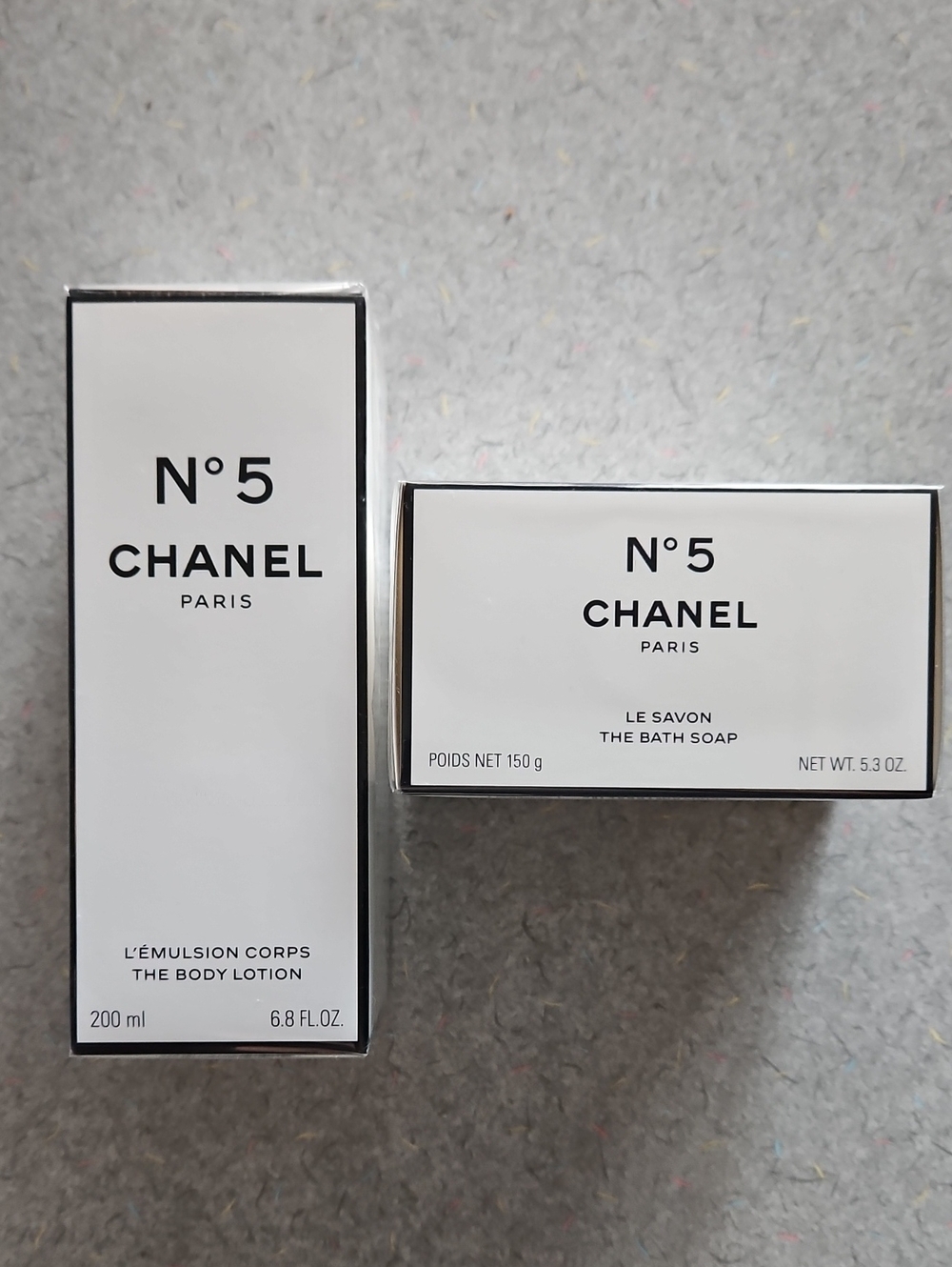 CHANEL N°5  Body Lotion & Soap Gift Set